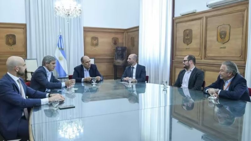 Caputo y Francos recibieron a representantes de la aerolínea Gol en la Casa Rosada