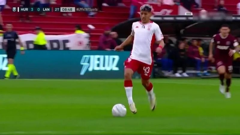 Huracán goleó a Lanús y es escolta de Vélez