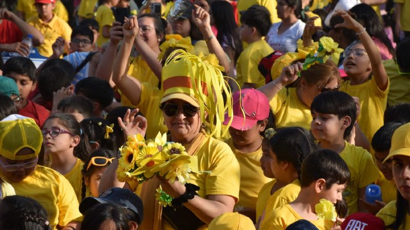 Estudiantes del SEM recibieron la primavera en el Parque Adán Quiroga