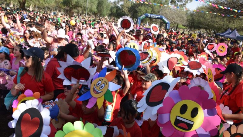 Estudiantes del SEM recibieron la primavera en el Parque Adán Quiroga