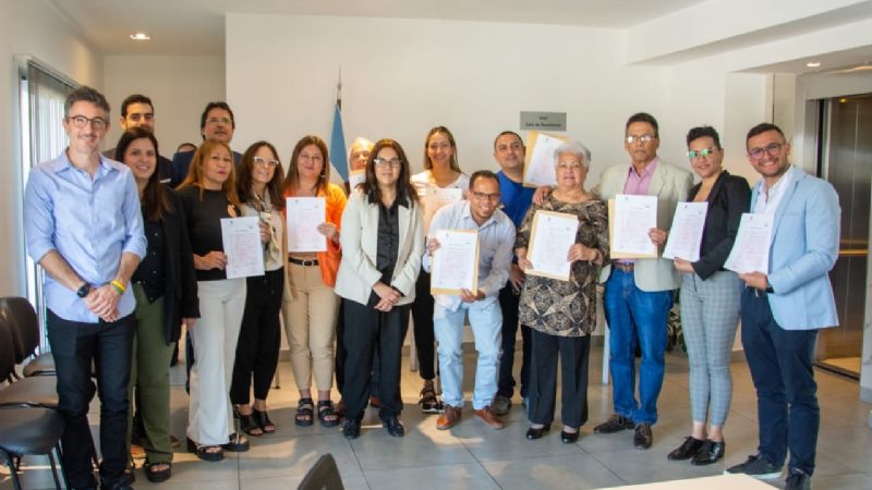 Un grupo de 10 personas obtuvo la ciudadanía argentina