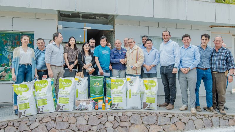 Entrega de maquinaria y apoyo a productores del Este catamarqueño