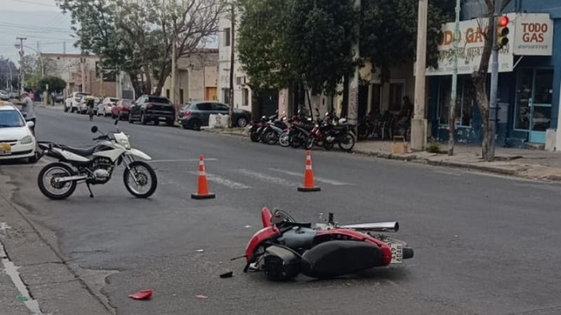 Motociclista hospitalizada tras un accidente