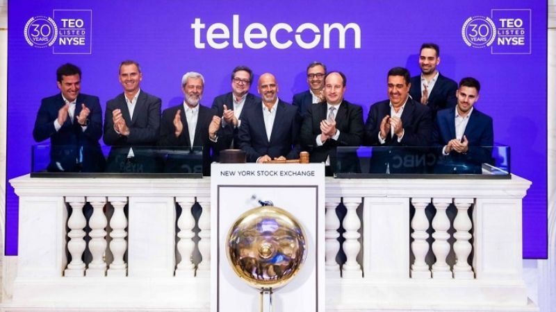 Telecom celebra el 30° aniversario de su cotización en la Bolsa de Nueva York