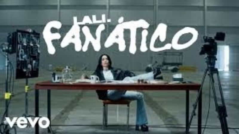 Lali lanzó “Fanático”, con “indirectas” a Milei