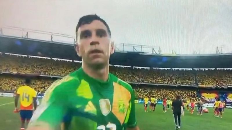 FIFA sancionó al “Dibu” con dos fechas