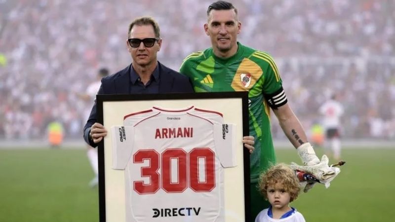 River reconoció los 300 partido de Armani