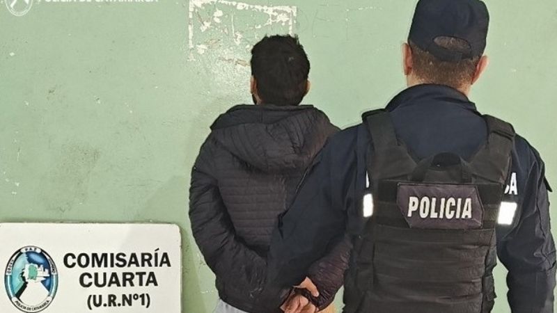 Comisario detuvo a un ladrón en la calle