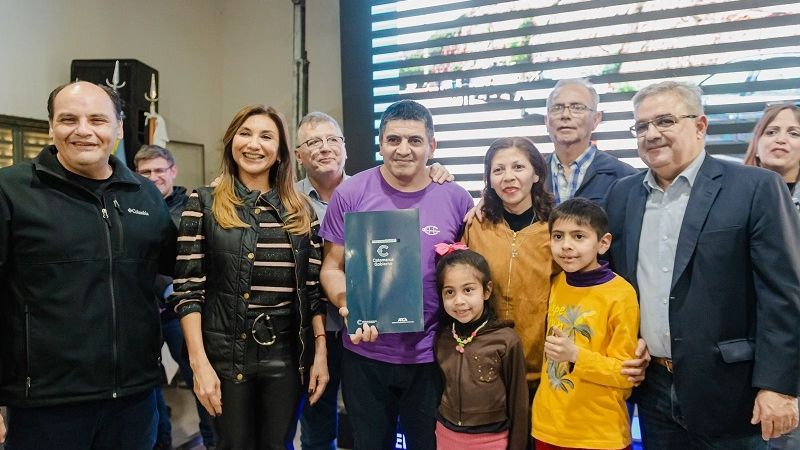 El Gobierno entregó 130 escrituras a vecinos del barrio San Antonio Sur