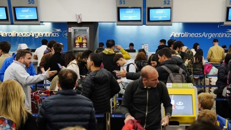 Comenzó el paro en Ezeiza y Aeroparque: afectará a unos 150 vuelos