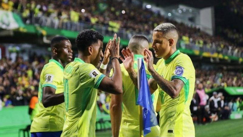 Brasil le ganó apenas 1-0 a Ecuador