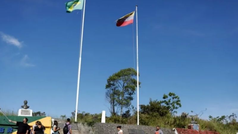 Venezuela también cerró la frontera con Brasil
