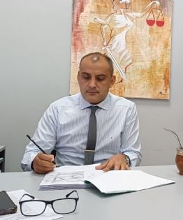 Lo condenaron a prisión en suspenso y deberá someterse a tratamiento por sus adicciones