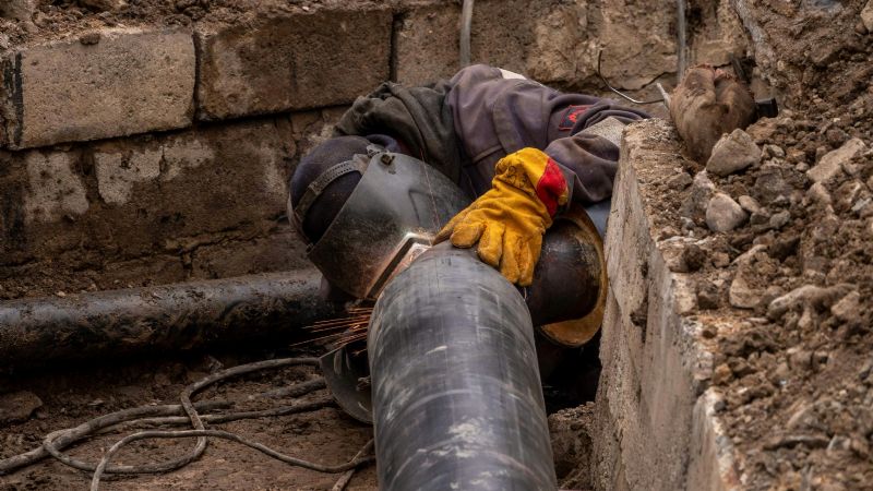 Interrupción de tránsito en el centro por obra en la red de agua