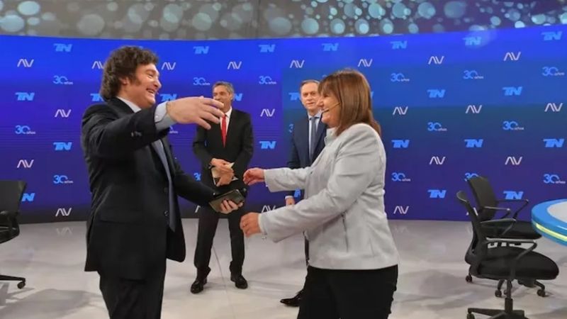 Milei rompió el mercado de pases con “jugadores” del PRO