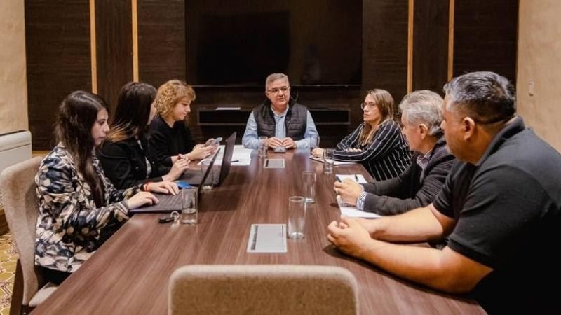 Los gremios estatales y el Gobierno tuvieron su primera reunión del 2025