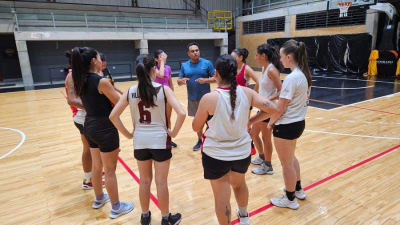 Montmartre recibe a Riachuelo en el Nido