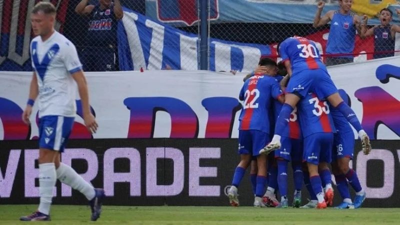 El campeón Vélez cayó goleado por Tigre