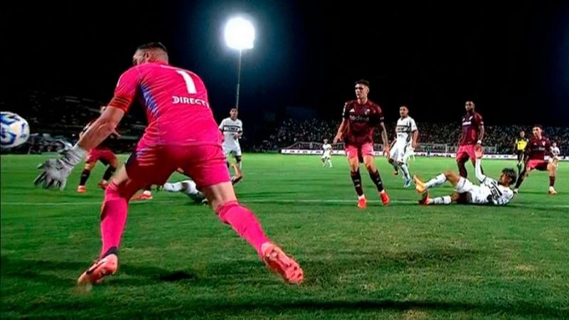 Insólito error de Armani en el gol de Platense
