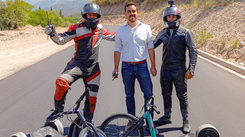 El Drift Trike llega a Andalgalá: velocidad y adrenalina en la Bajada de El Potrero