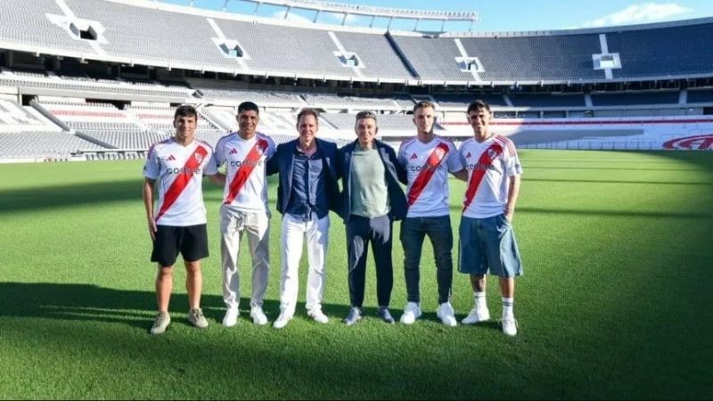 Gallardo en la bienvenida de Galoppo en River
