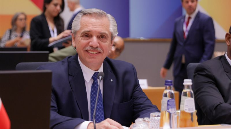 Alberto Fernández: “Querida Argentina, lamento que su presidente sea un idiota”