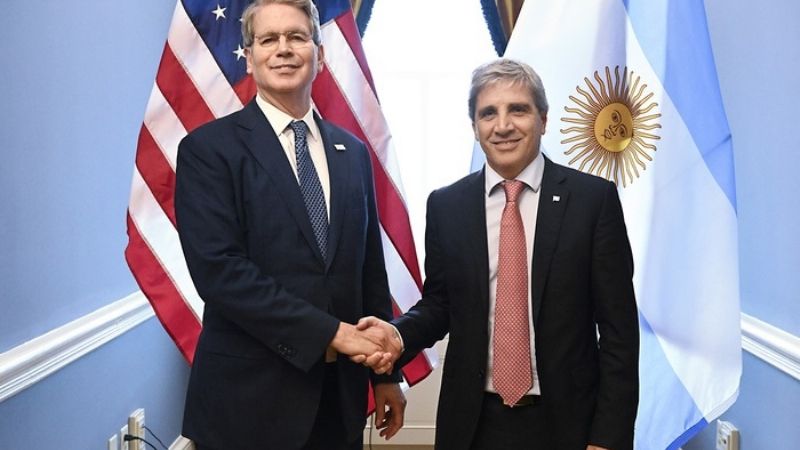 Caputo negó la dolarización y ratificó el ajuste