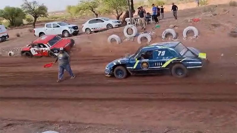 Carrera de autos casi termina en tragedia en Tinogasta