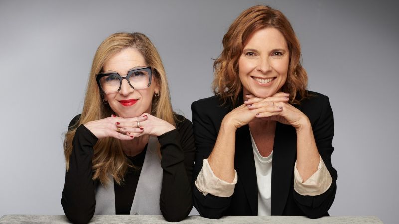 Mariana Carbajal e Ingrid Beck presentan “Antimanual para encendidas”