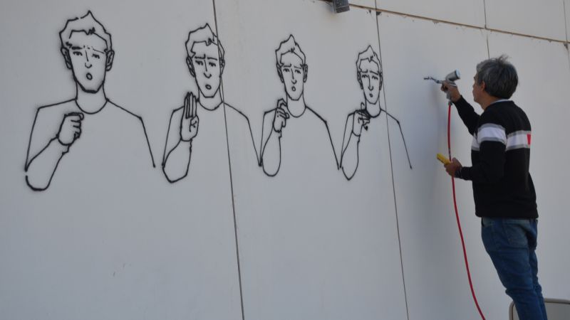 Con un mural inclusivo y lengua de señas se llevó a cabo el taller “Comunicar sin Barreras”