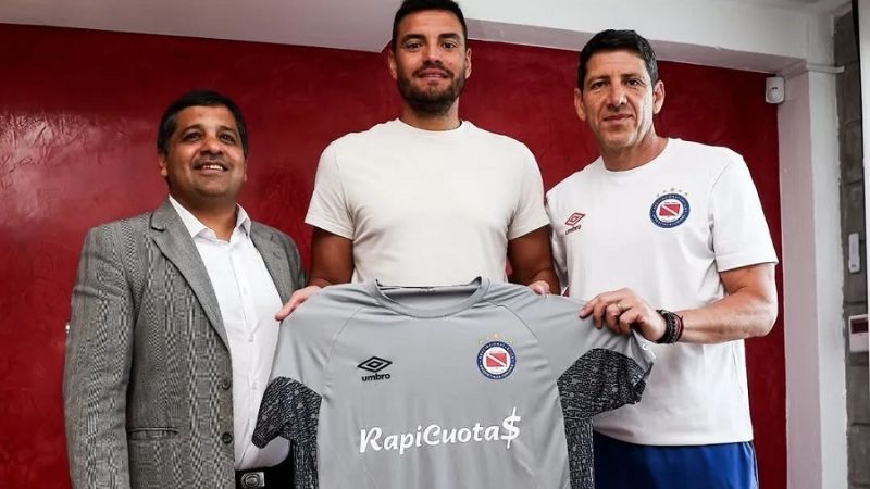 Los coperos Racing y Lanús adelantan sus compromisos