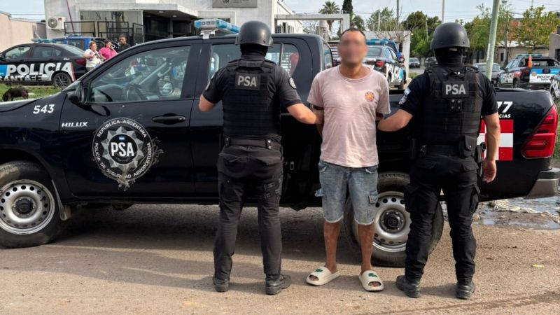 Detuvieron a dos hombres con más de 550 dosis de droga