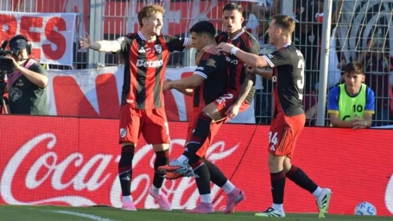 River venció a Racing, con el gol del “morbo”: Salas