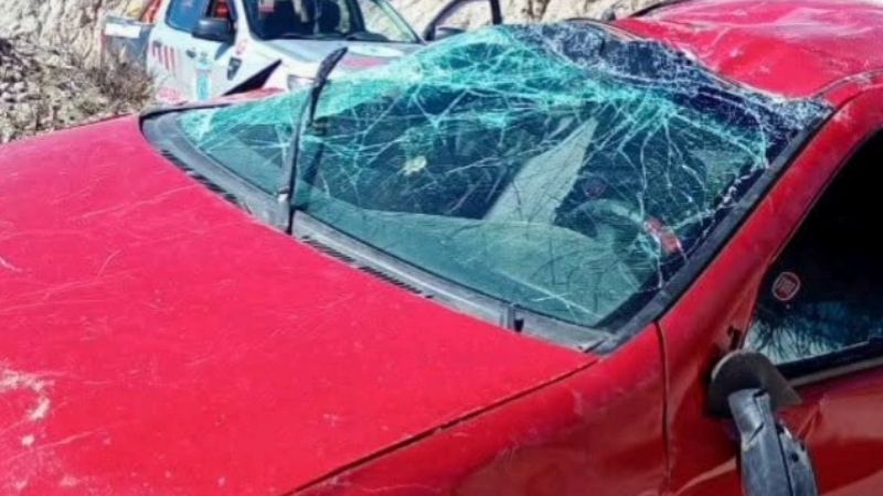 Violento vuelco de un auto en San José