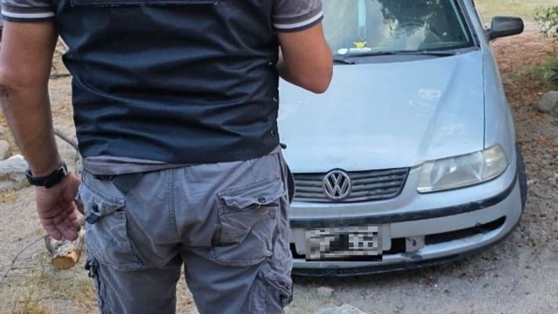 Recuperan un Volkswagen Gol robado tras un operativo policial