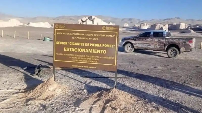 Campo de Piedra Pomez: colocan cartelería informativa