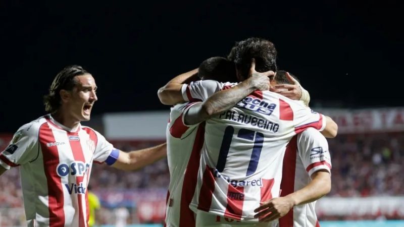 Unión goleó a Defensa y es escolta en la “A”