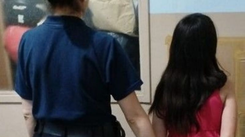 Fue aprehendida por negarse a pagar un viaje en taxi