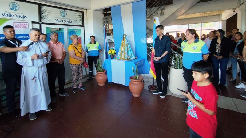 La Virgen llevó su bendición al Juzgado Electoral y a la Municipalidad de Valle Viejo