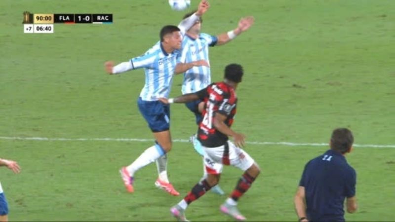 Sosa sufrió una fractura por el codazo de Rojo