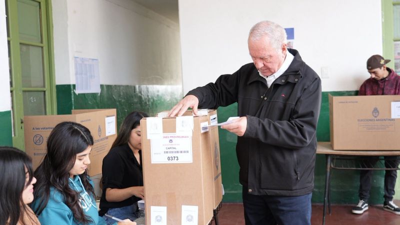 El vicegobernador Rubén Dusso votó y destacó la importancia de la democracia