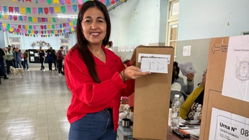 Del Arco sufragó y destacó el compromiso cívico