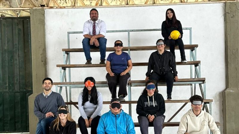 Fútbol inclusivo: capacitan en iniciación deportiva para personas ciegas