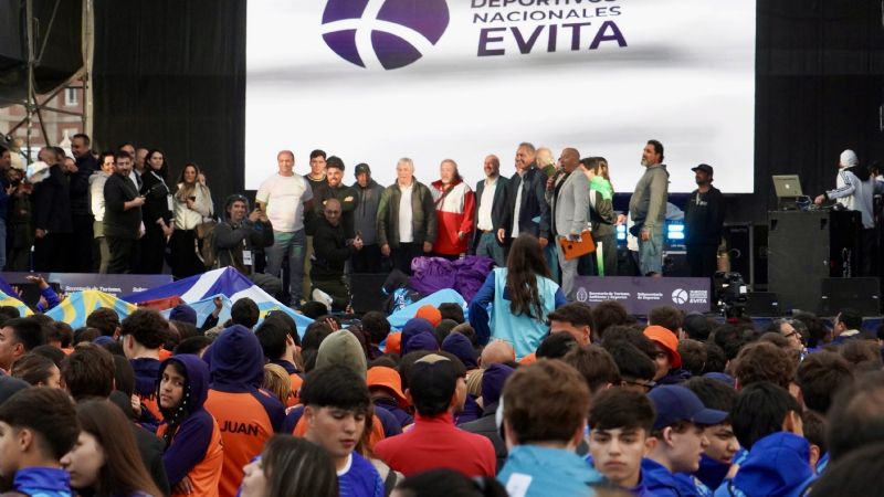 Scioli presente en el multitudinario cierre de los Juegos Deportivos Nacionales Evita
