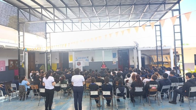 Personal de la Dirección Drogas Peligrosas capacitó a alumnos