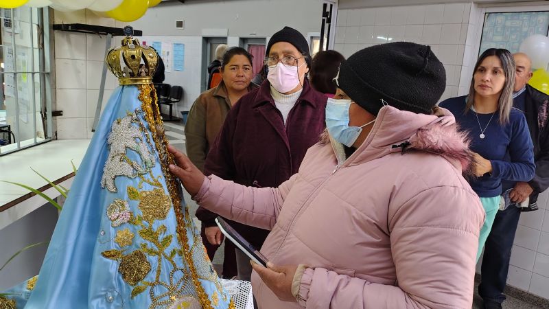La Madre Morena visita el centro de salud Carlos Bravo