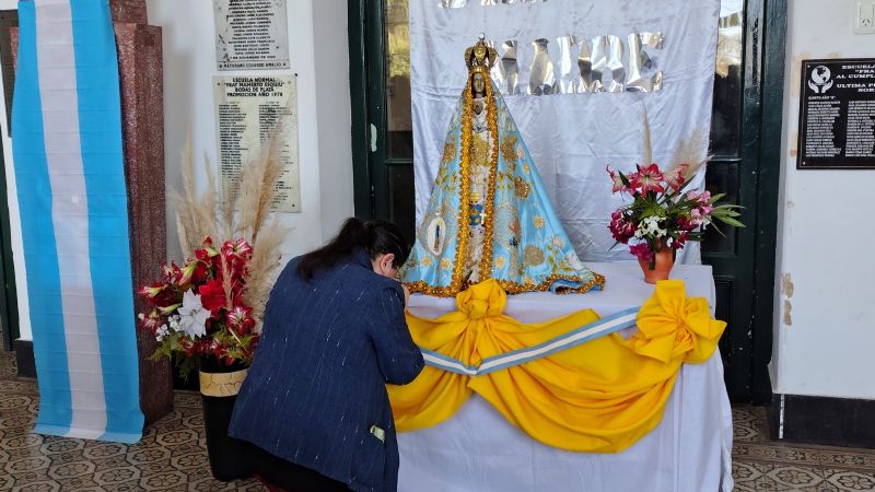 La Madre del Valle visita la escuela  preuniversitaria Fray Mamerto Esquiú
