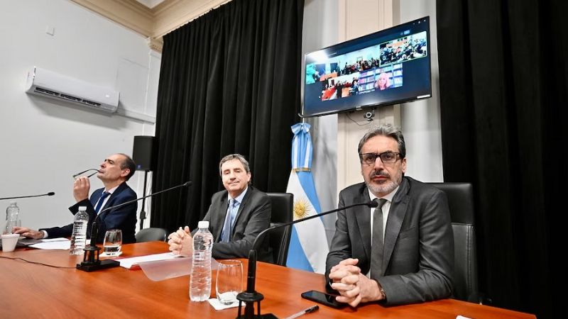 Reimprimir las boletas es una “situación compleja”