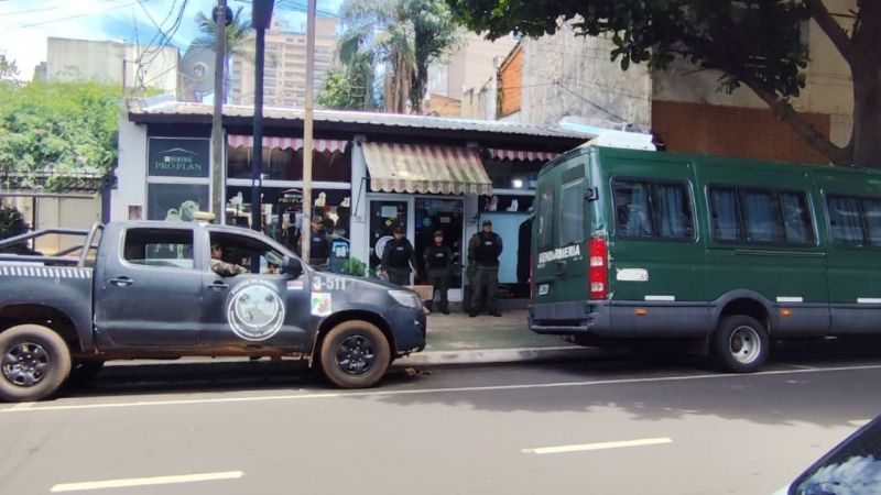 Rescatan animales exóticos de una veterinaria donde eran maltratados y comercializados ilegalmente