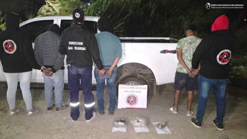 Secuestran más de 2 kilos y medio de Marihuana y detienen a tres hombres
